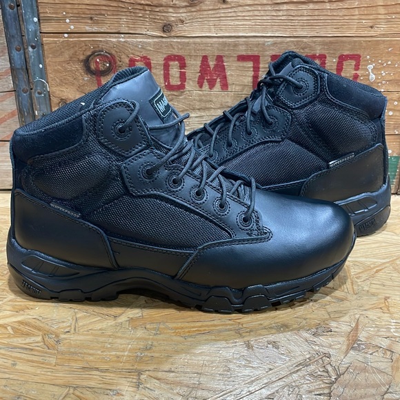 Brand new in box black Magnum Viper Pro in size 9W - Picture 1 of 9